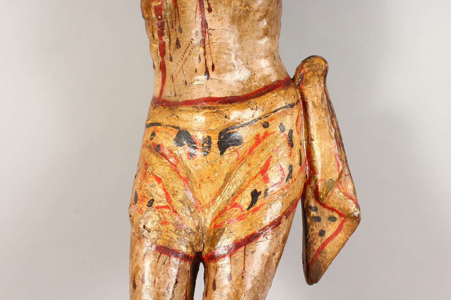 A 17TH-18TH CENTURY ITALIAN CARVED WOOD, GILDED AND PAINTED CORPUS CHRISTI. 2ft 2ins long. - Image 3 of 10