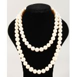 A FINE CULTURED PEARL DOUBLE ROW NECKLACE with 18ct yellow gold clasp.