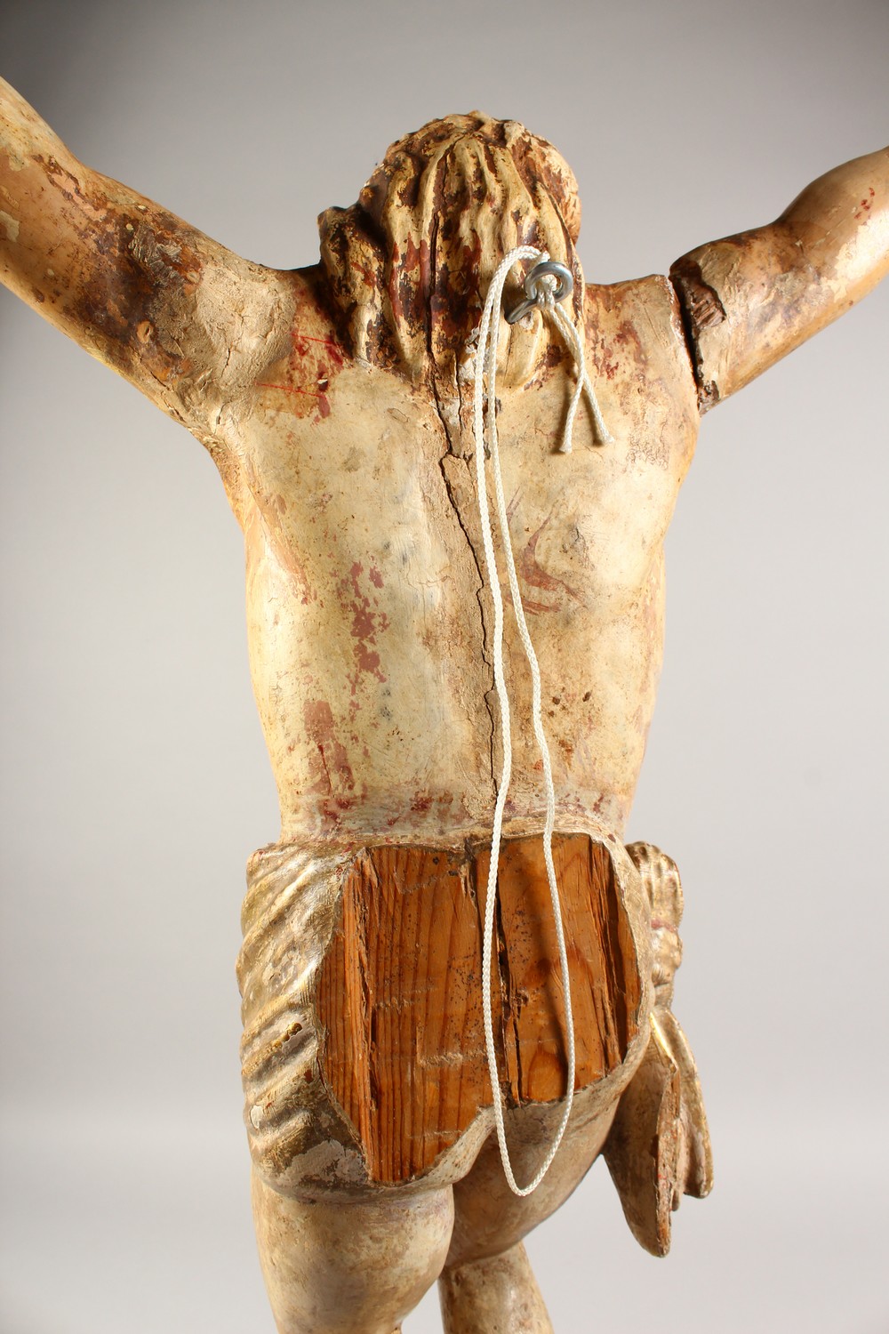 A 17TH-18TH CENTURY ITALIAN CARVED WOOD, GILDED AND PAINTED CORPUS CHRISTI. 3ft 2ins long. - Image 7 of 7