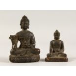 TWO SMALL CHINESE BRONZE GODS. 5.5cms and 4cms.