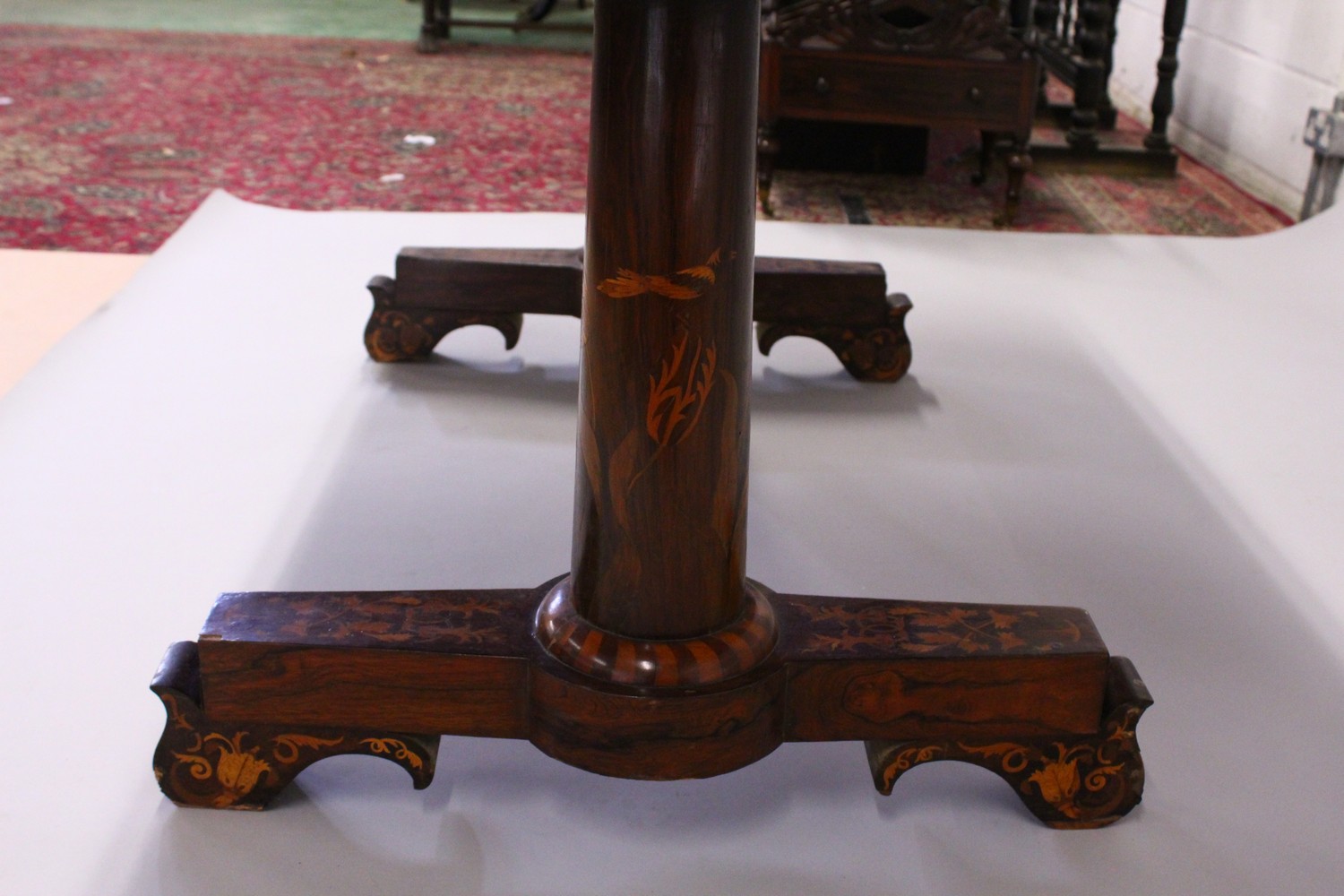 AN EARLY 19TH CENTURY ROSEWOOD AND MARQUETRY LIBRARY TABLE, in the manner of Gillow, the rounded - Image 6 of 16