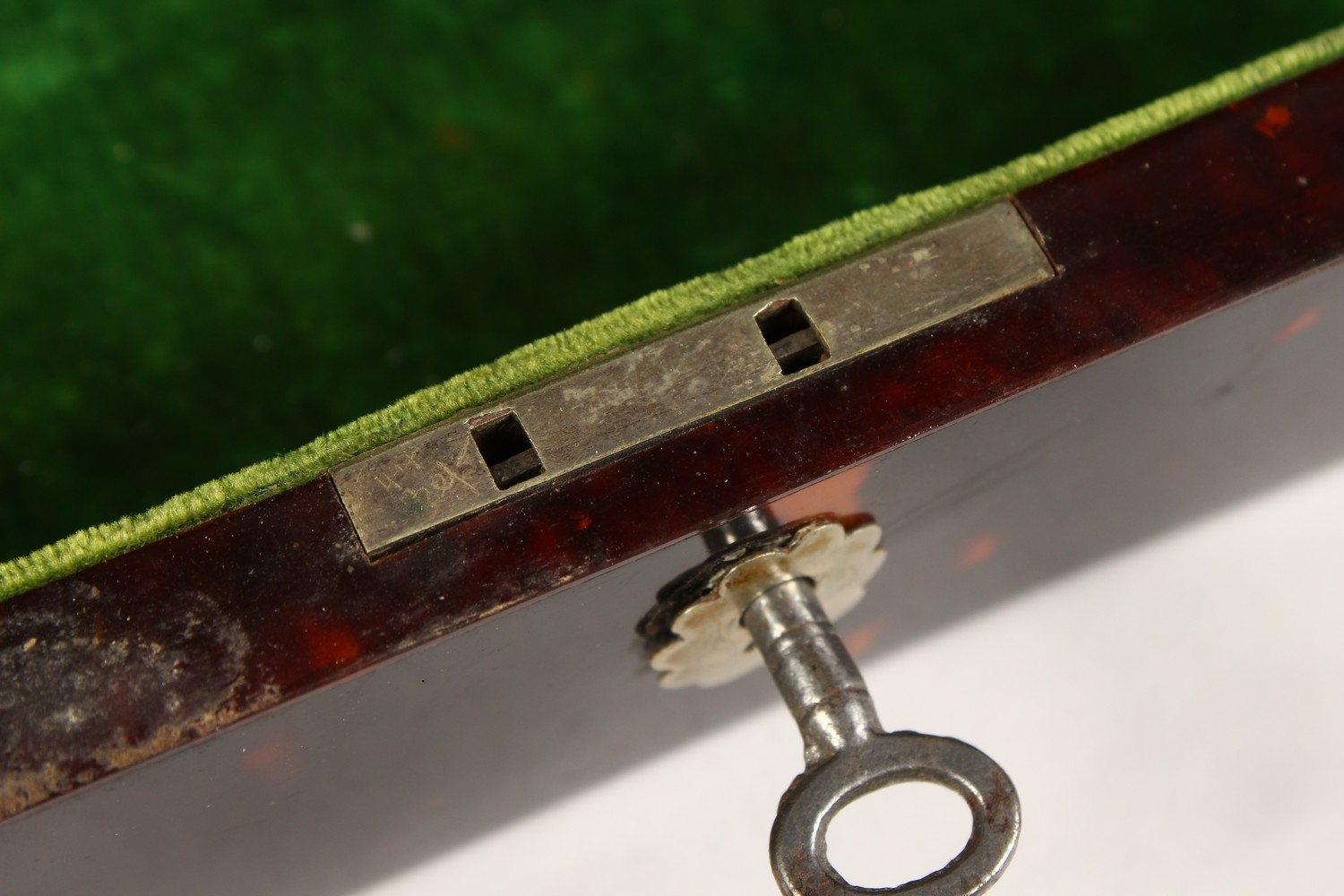 A VICTORIAN RECTANGULAR TORTOISESHELL GLOVE BOX, the lid with "Gloves" in silver. 26cms long. - Image 8 of 9