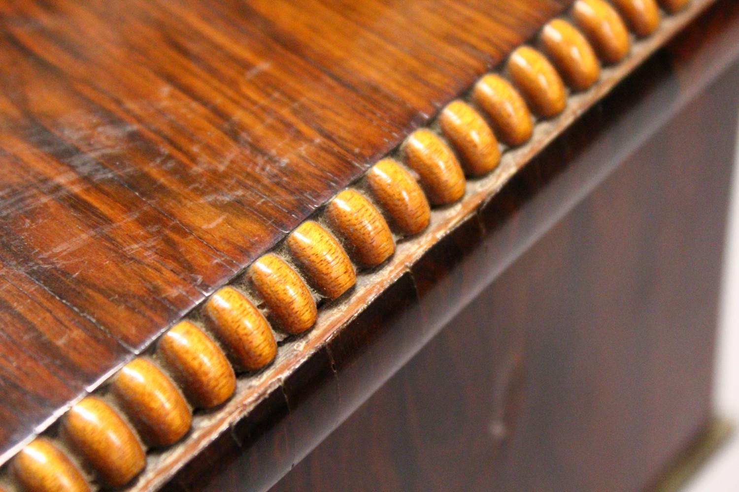 A REGENCY ROSEWOOD CHIFFONIER, brass galleried mirror back, upper shelf, single frieze drawer over a - Image 7 of 8