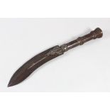 A 17TH CENTURY SOUTH INDIAN TANJORE STEEL SPEARHEAD, 45cm long.