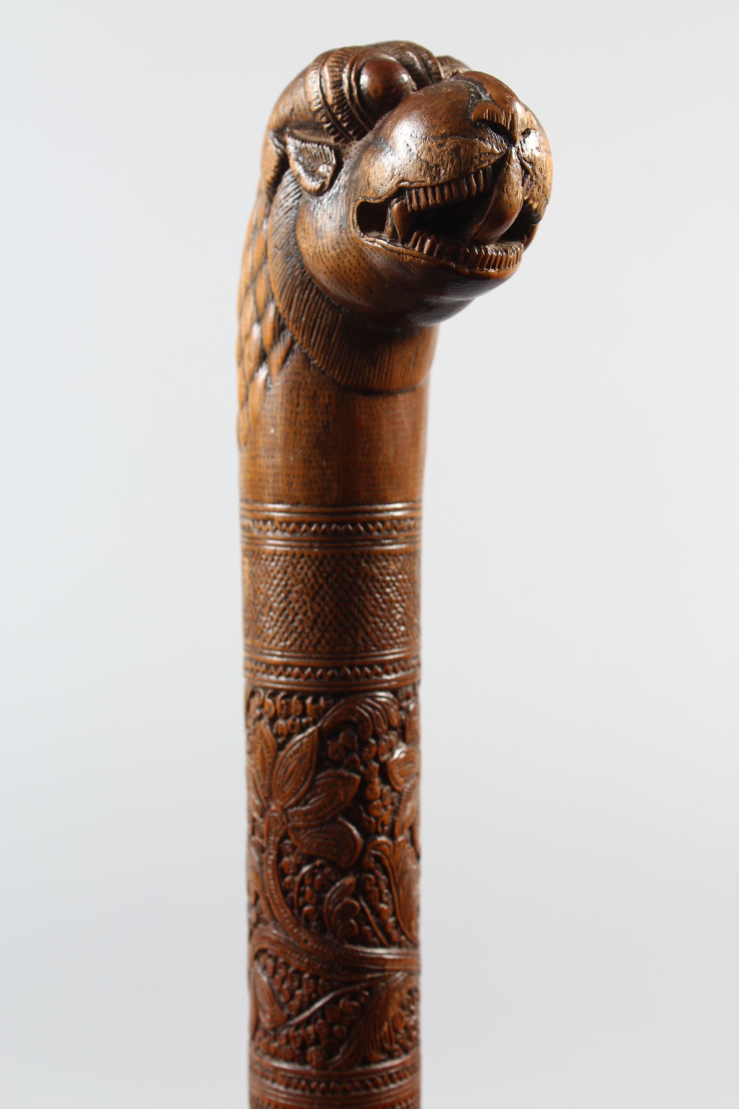 A SIMILAR WALKING STICK, 87cm long. - Image 2 of 7