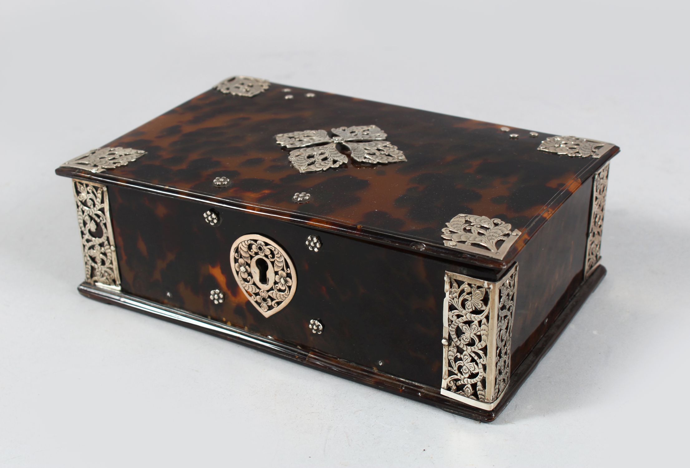 AN 18TH CENTURY DUTCH COLONIAL SRI LANKAN OR BATAVIAN SILVER MOUNTED TORTOISESHELL BOX with silver