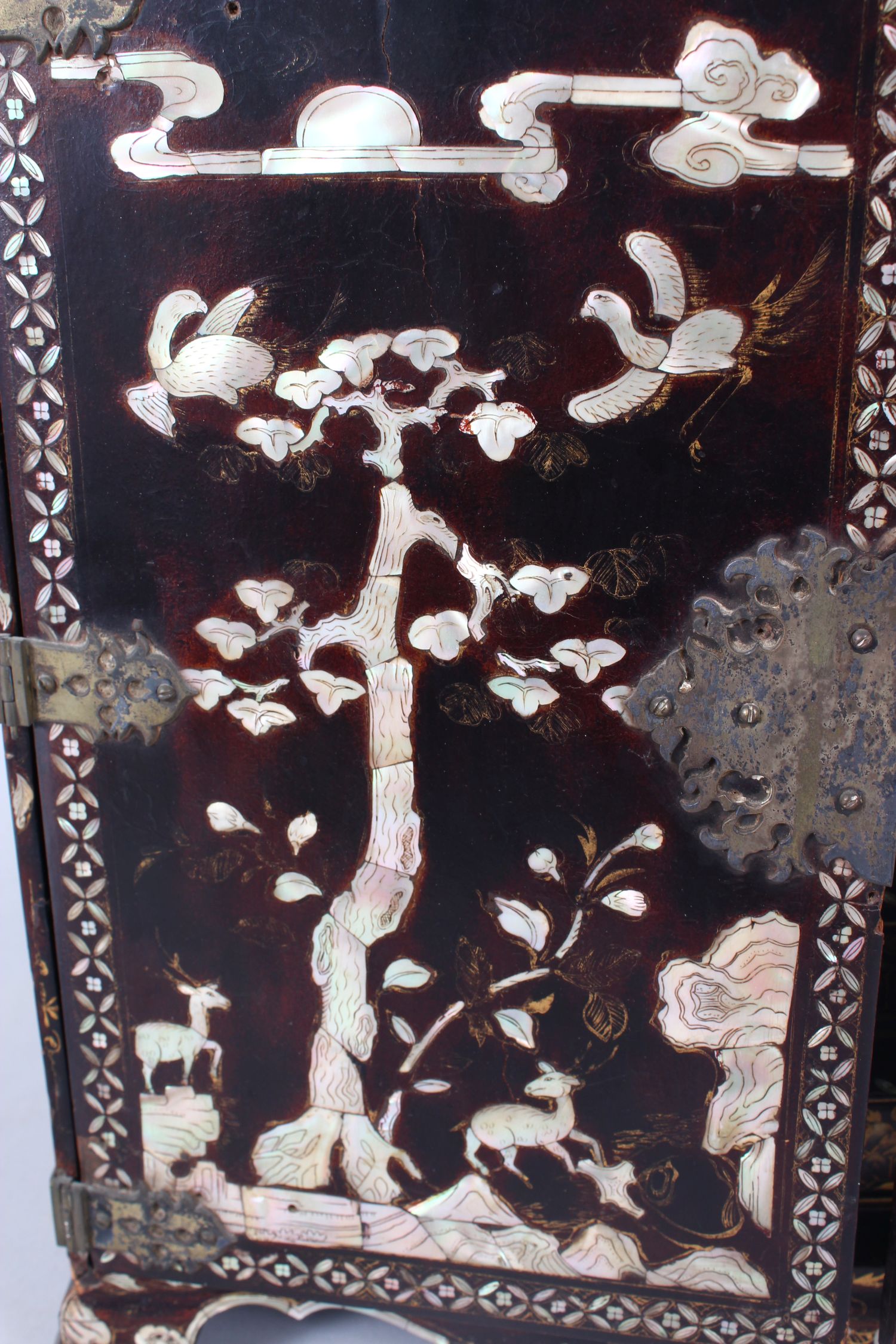 19TH CENTURY CHINESE LACQUER AND MOTHER OF PEARL TABLE CABINET, the double panelled doors open to - Image 8 of 8