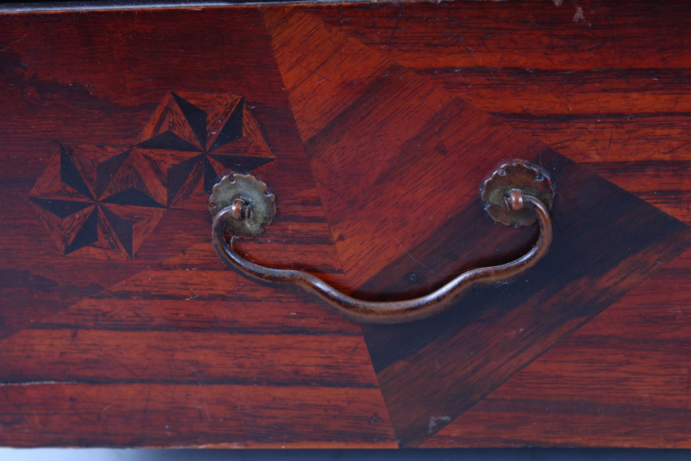 A 19TH CENTURY JAPANESE PARQUETRY CABINET, with double panel doors enclosing 4 drawers over a long - Image 8 of 10