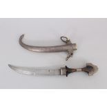 A CAUCASIAN DAGGER (JAMBIYA), LATE 19TH CENTURY, with gently curved blade with diamond section,