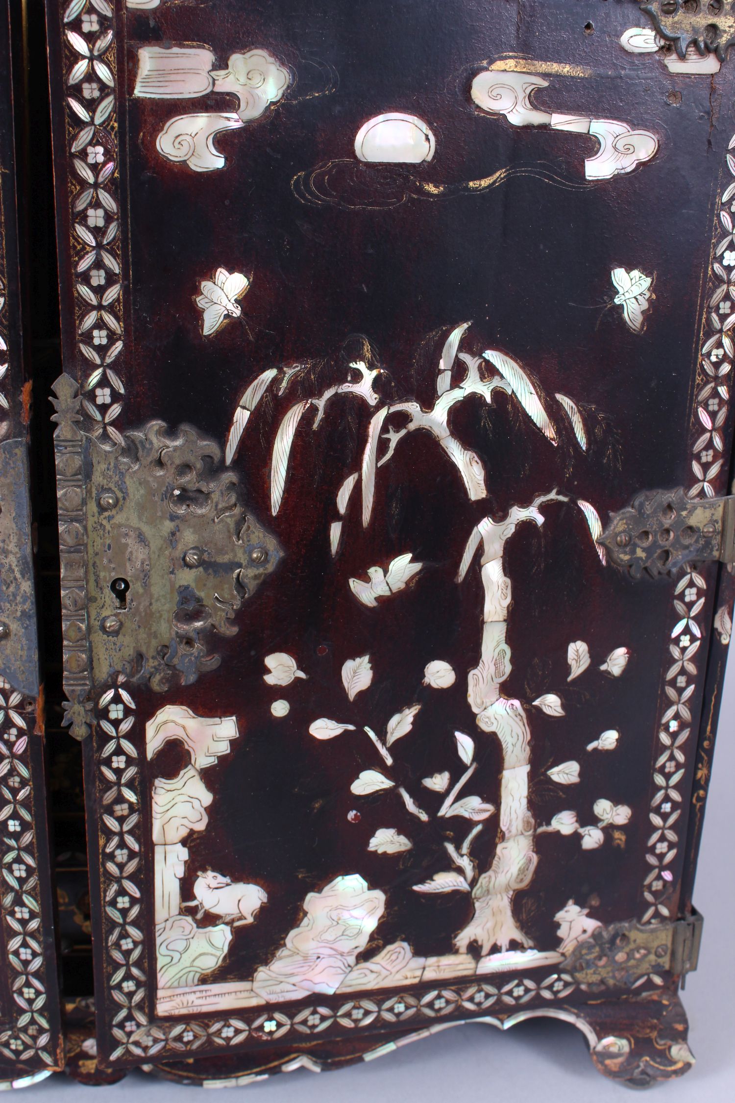 19TH CENTURY CHINESE LACQUER AND MOTHER OF PEARL TABLE CABINET, the double panelled doors open to - Image 7 of 8