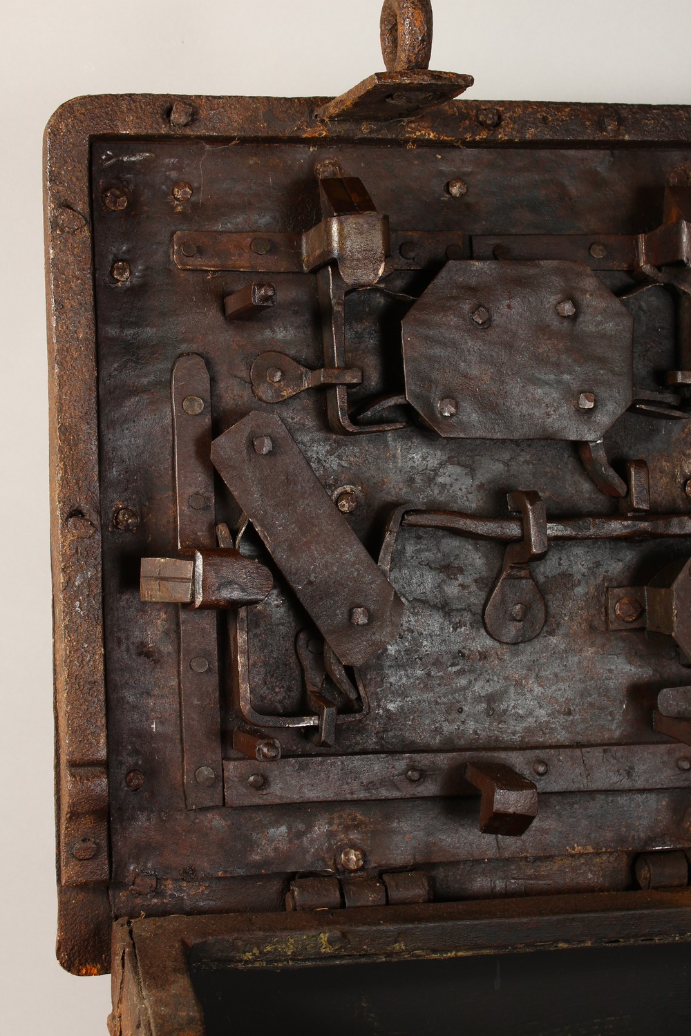 A 17TH CENTURY WROUGHT IRON "ARMADA" CHEST, the lid fitted with a multi point lock, the body with - Image 11 of 19