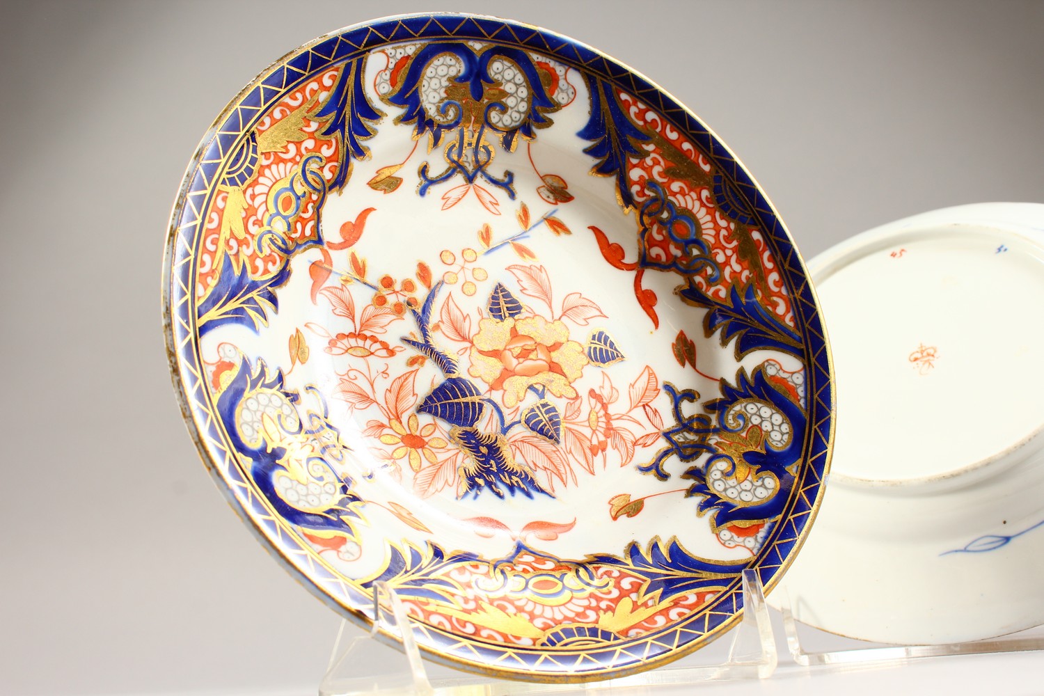 A PAIR OF CROWN DERBY ROUGE DE FER PLATES. 6.5ins diameter. - Image 2 of 9