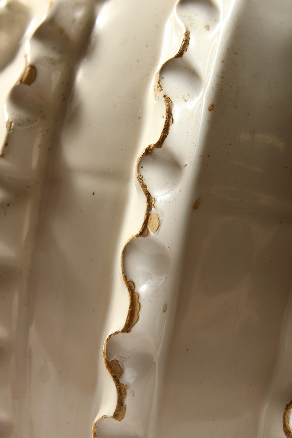 A 20TH CENTURY CONTINENTAL WHITE GLAZED TWIN HANDLED EARTHENWARE VASE, with ribbed decoration. 13ins - Image 3 of 10