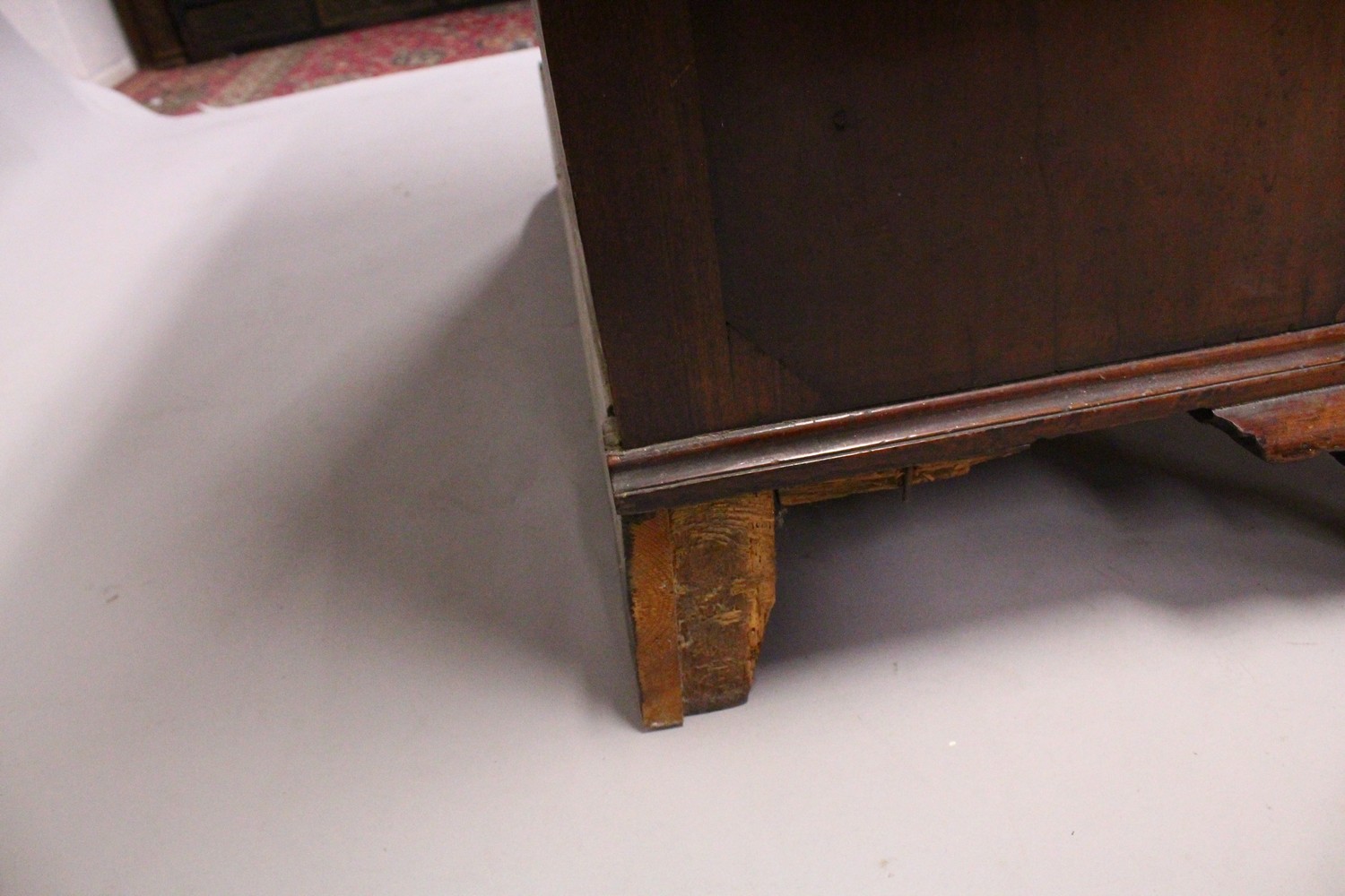 A GEORGE III MAHOGANY SECRETAIRE CHEST, the secretaire drawer fitted with small drawers, over four - Image 7 of 7