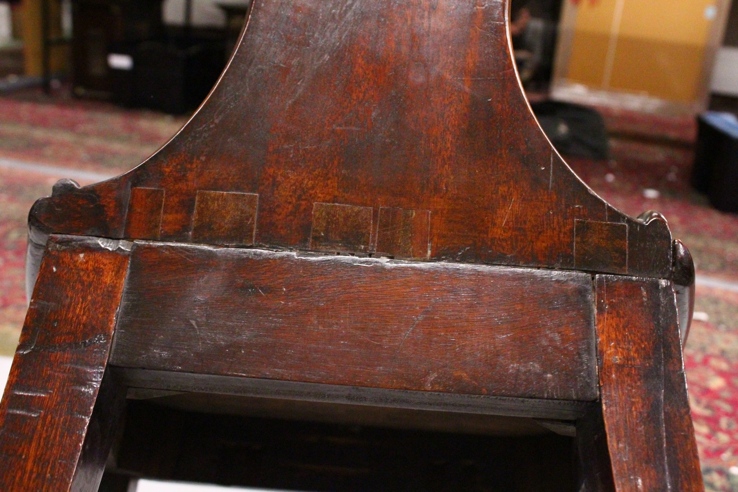 A GOOD PAIR OF REGENCY MAHOGANY HALL CHAIRS, the oval backs painted with a family crest, with - Image 5 of 6
