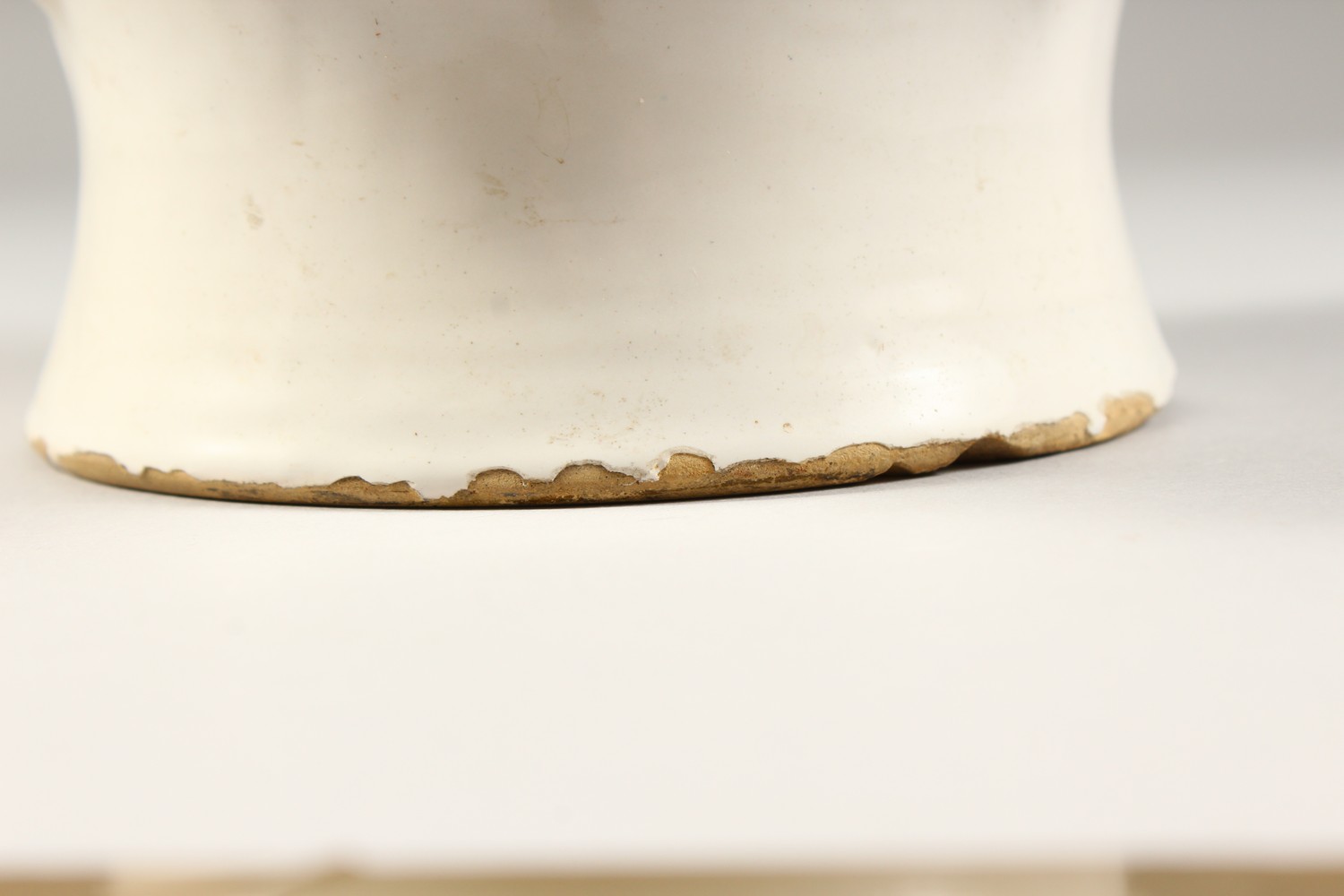 A 20TH CENTURY CONTINENTAL WHITE GLAZED TWIN HANDLED EARTHENWARE VASE, with ribbed decoration. 13ins - Image 4 of 10