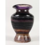 A "BLUE JOHN" STYLE VASE. 6ins high.