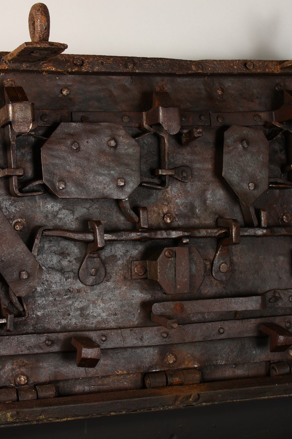 A 17TH CENTURY WROUGHT IRON "ARMADA" CHEST, the lid fitted with a multi point lock, the body with - Image 12 of 19