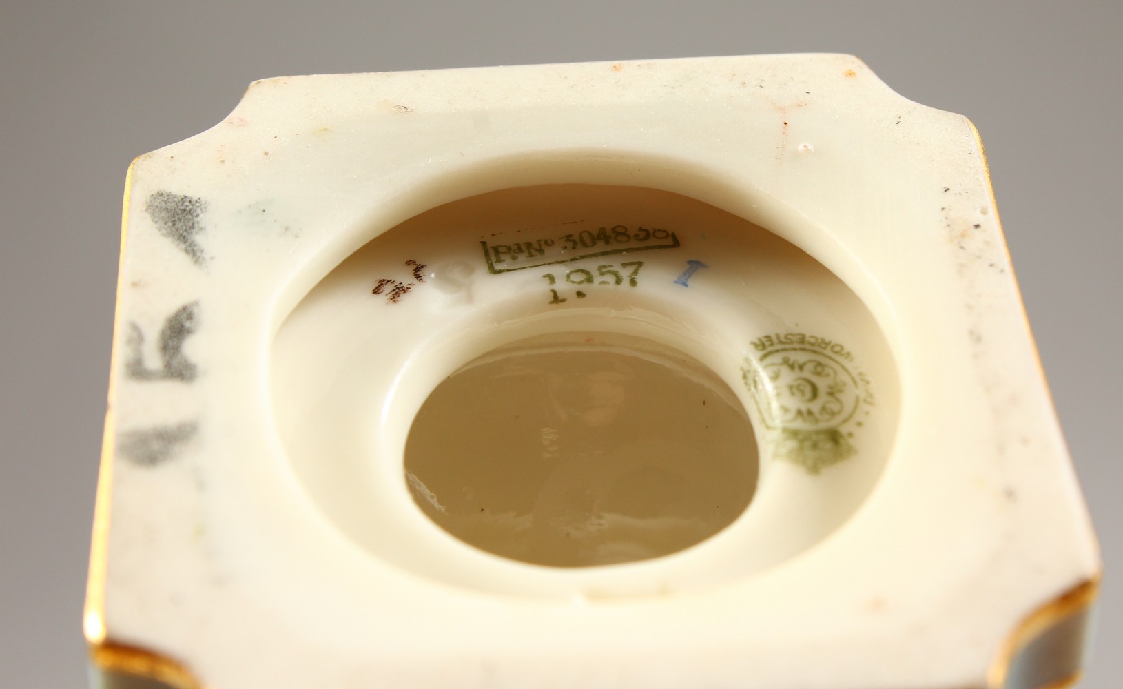 A ROYAL WORCESTER PEDESTAL VASE, No. 1957, pale blue ground decorated with floral sprays. 8.5ins - Image 6 of 7