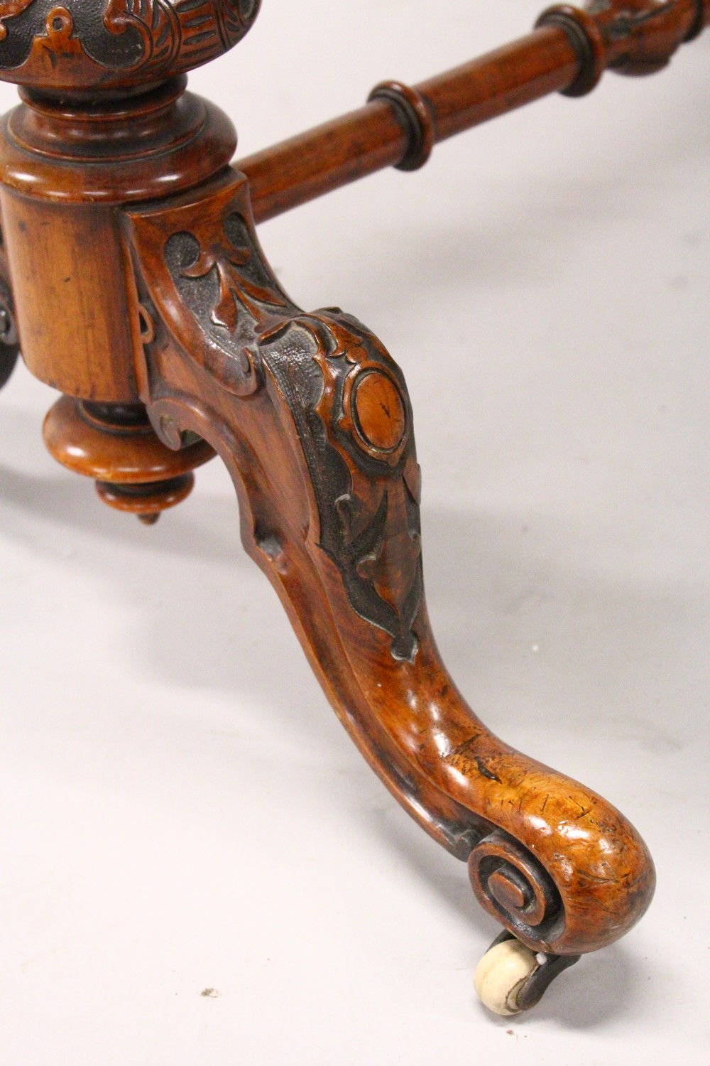 A GOOD VICTORIAN BURR WALNUT SHAPED TOP FOLDOVER CARD TABLE, with a pair of turned and carved column - Image 11 of 12