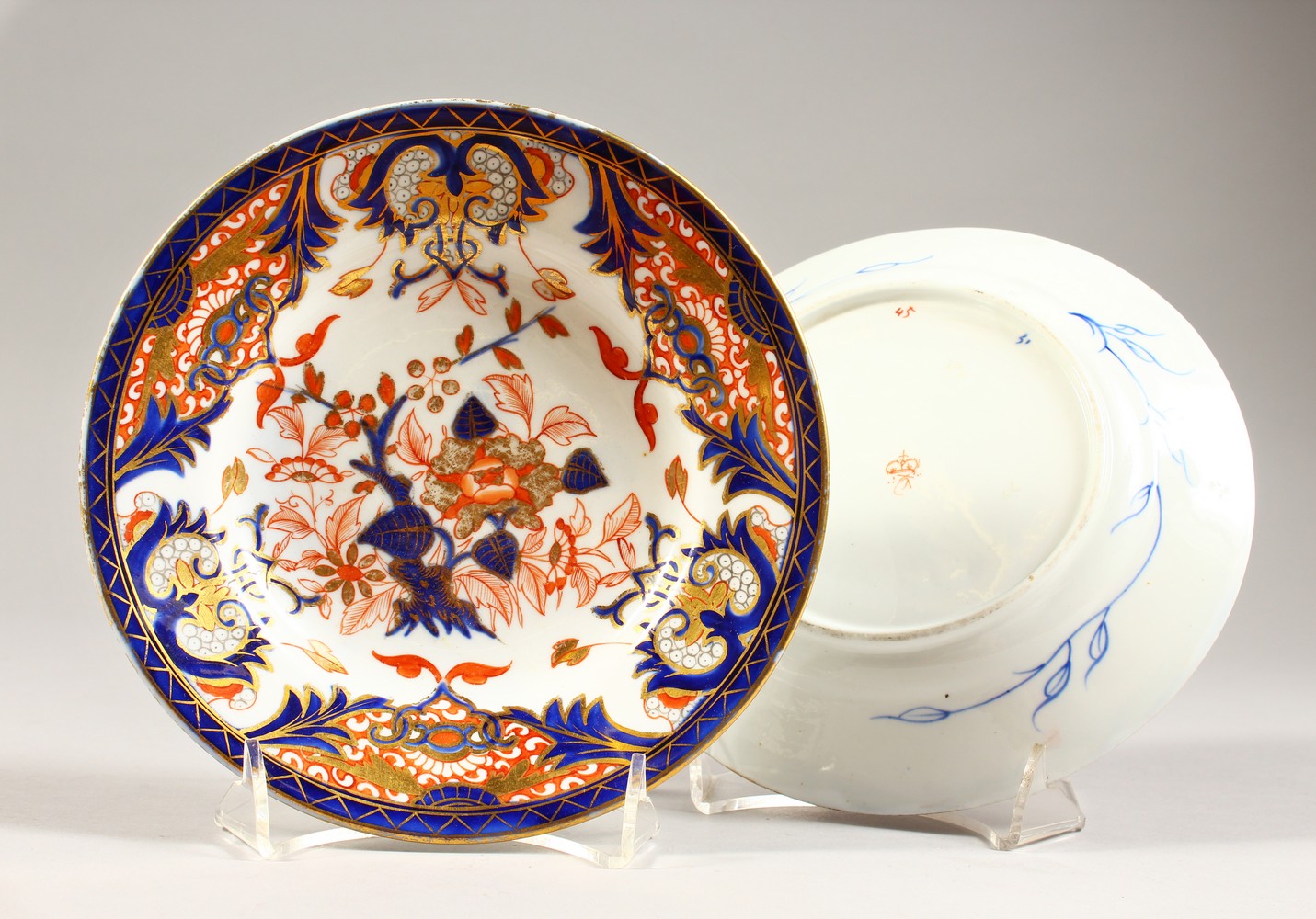 A PAIR OF CROWN DERBY ROUGE DE FER PLATES. 6.5ins diameter.