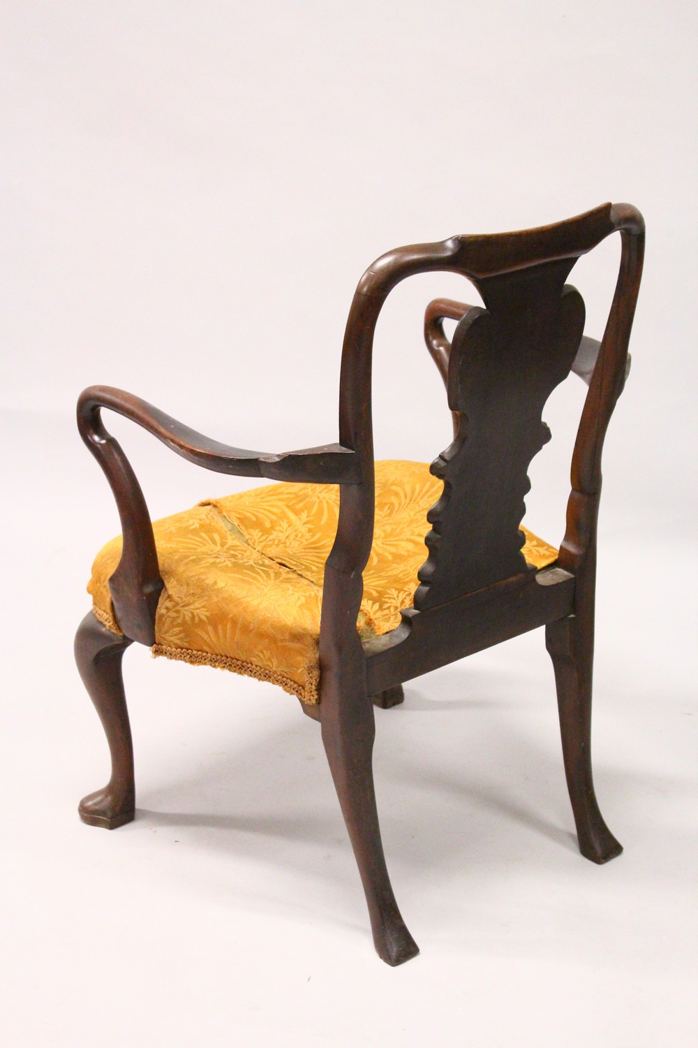 A GEORGE II/III MAHOGANY ARMCHAIR, with curving top rail, vase shaped splat, overstuffed seat on - Image 6 of 6