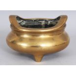 A GOOD 18TH/19TH CENTURY CHINESE POLISHED BRONZE CENSER, weighing approx. 1.09Kg, the rim with