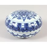 A GOOD CHINESE MING STYLE BLUE AND WHITE PORCELAIN BOX AND COVER, decorated in deep cobalt with