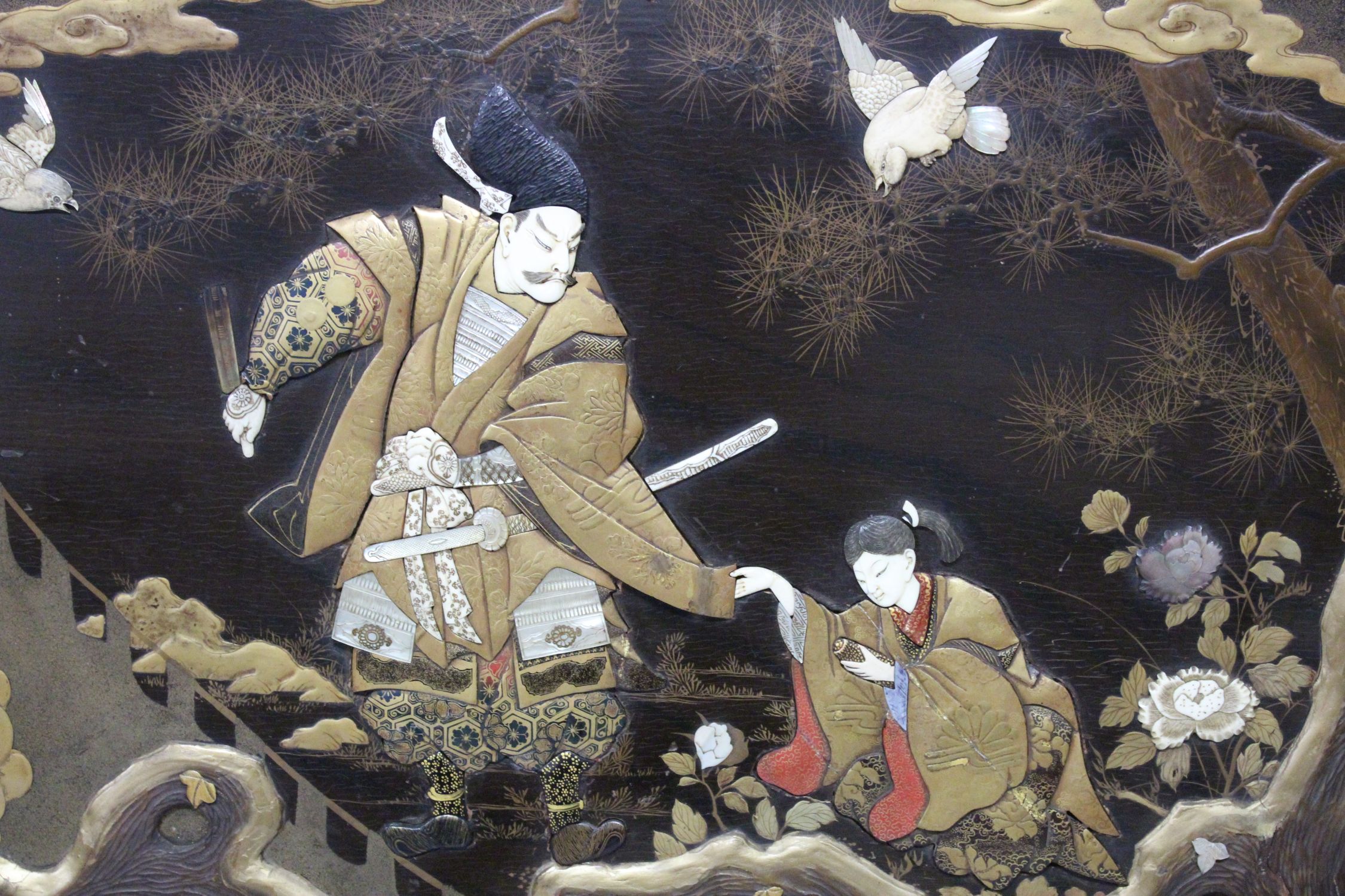 A GOOD JAPANESE MEIJI PERIOD FRAMED GOLD LACQUER & SHIBAYAMA PANEL, the lacquer panel decorated with - Image 2 of 8