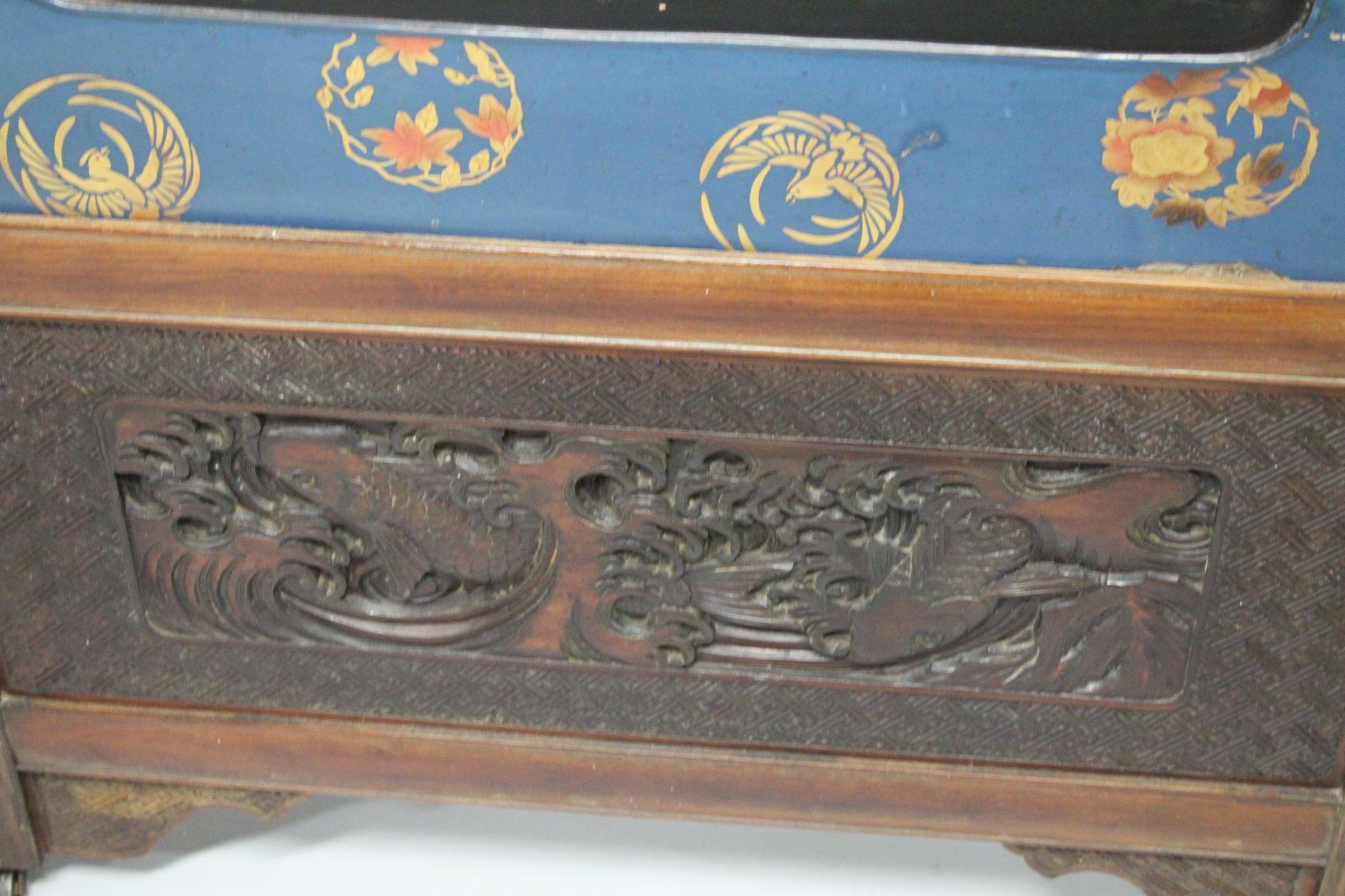 A LARGE JAPANESE MEIJI PERIOD TWO-FOLD HARDWOOD & SHIBAYAMA SCREEN, the panels decorated in high - Image 7 of 9