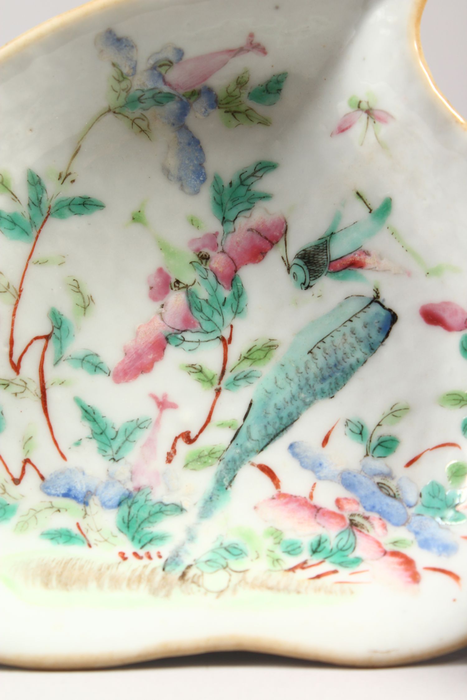 A CHINESE TONGZHI MARK & PERIOD FAMILLE ROSE PORCELAIN FOOTED LEAF DISH, painted with a cricket, - Image 2 of 10