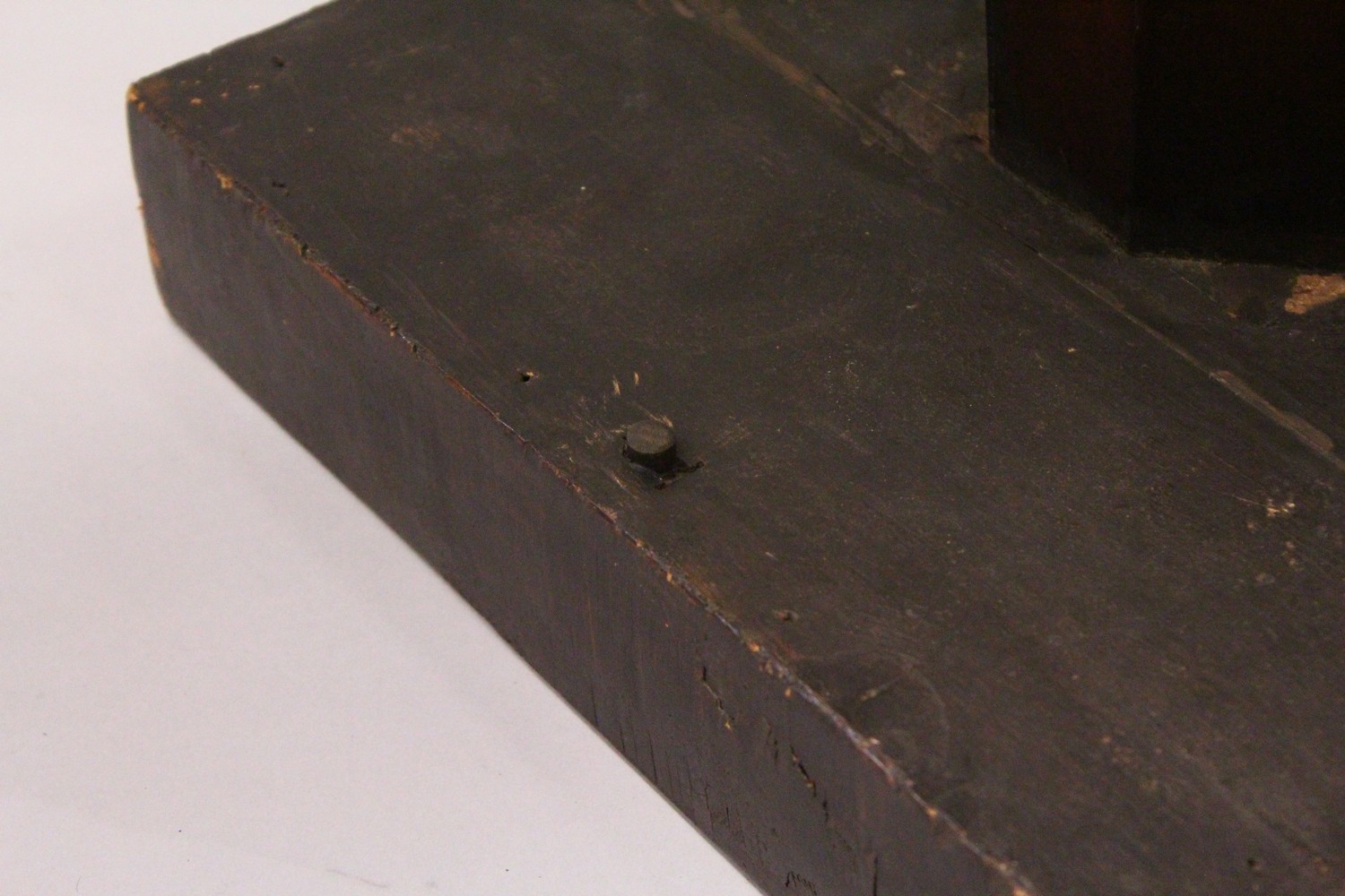 A 19TH CENTURY MAHOGANY PEDESTAL CENTRE TABLE, with a circular specimen marble top, supported on - Image 11 of 29