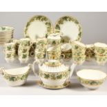 A VERY GOOD FLIGHT & BARR WORCESTER TEA SET, painted with a band of hops and leaves, comprising