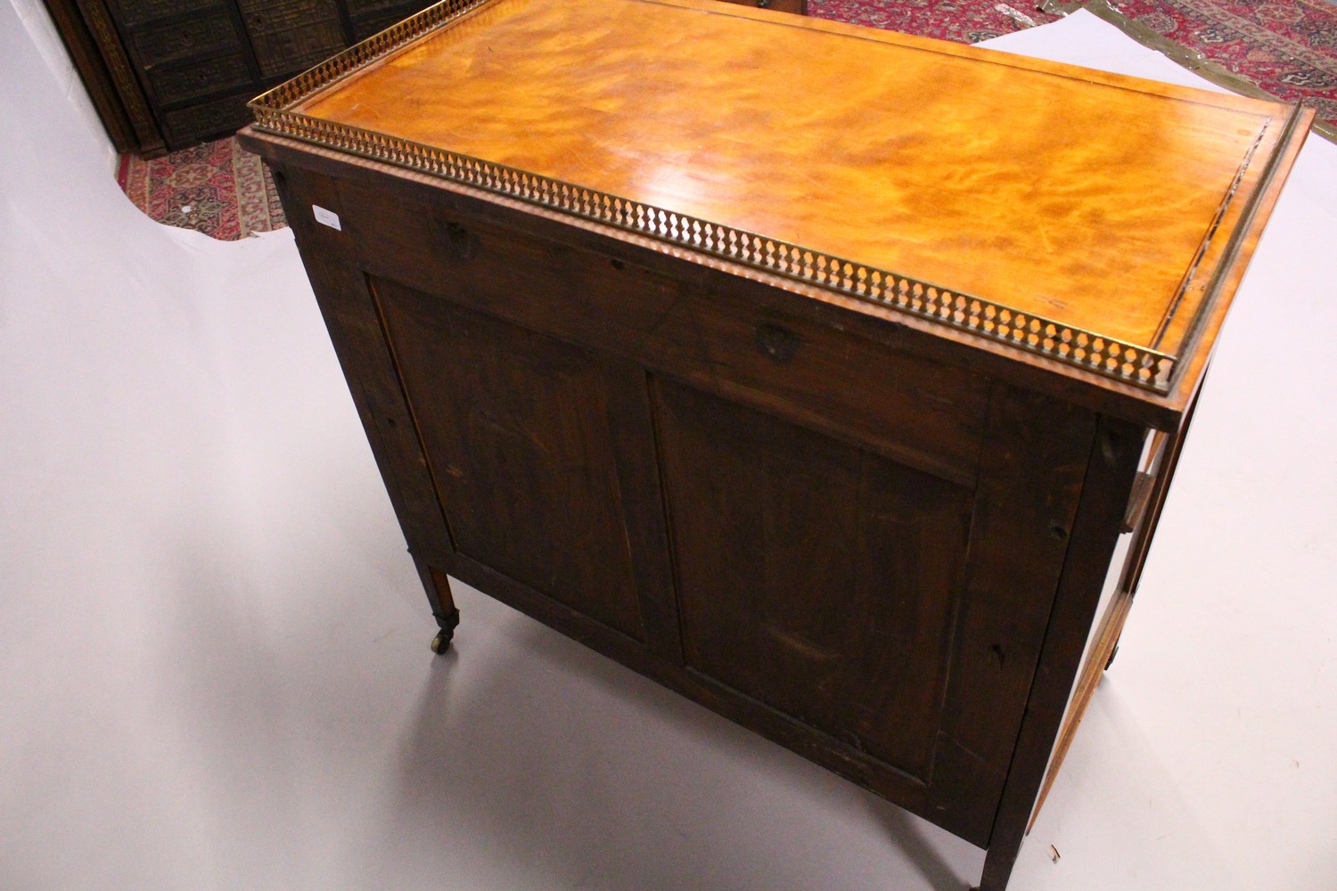 A GOOD 19TH CENTURY SATINWOOD CABINET, with a brass gallery, single frieze drawer over a pair of - Image 8 of 8