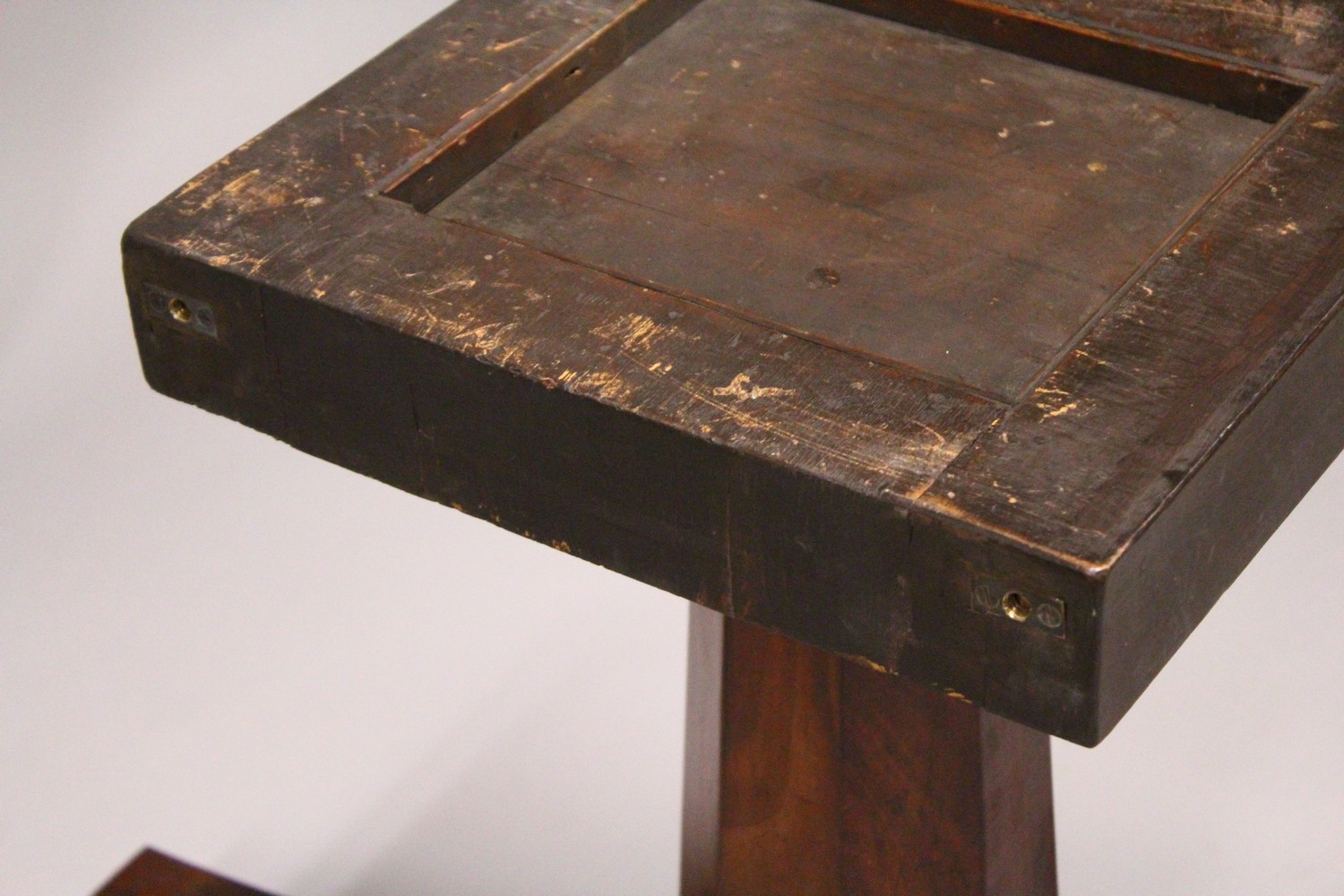 A 19TH CENTURY MAHOGANY PEDESTAL CENTRE TABLE, with a circular specimen marble top, supported on - Image 4 of 29