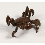 A SMALL JAPANESE BRONZE CRAB. 6cms wide.