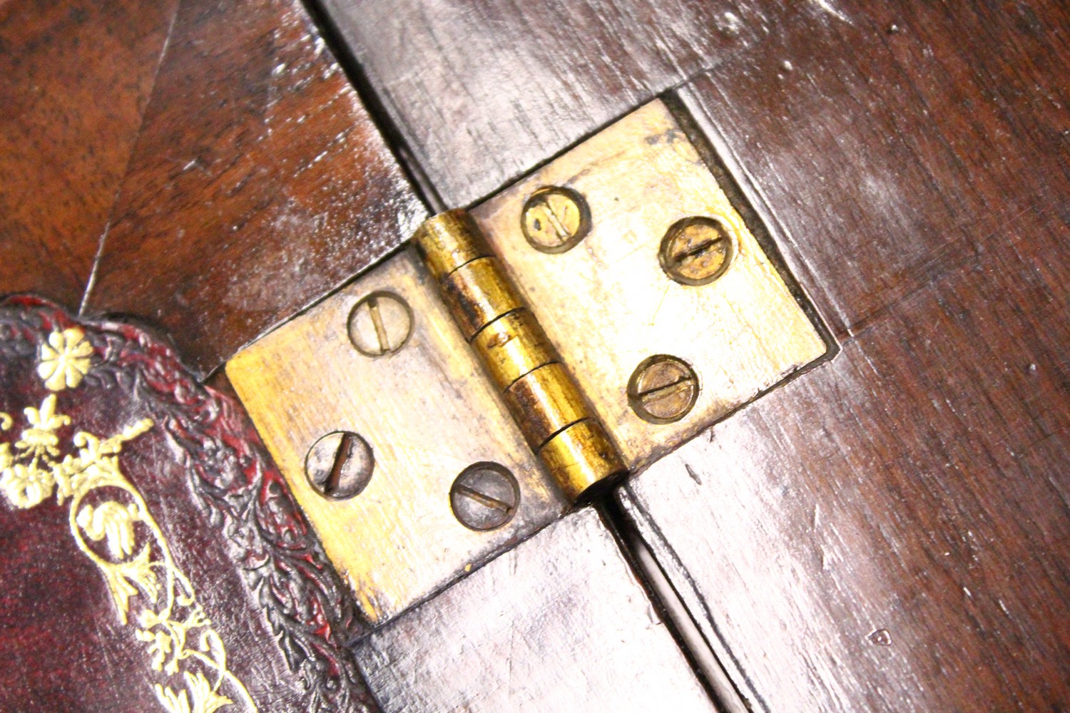 A GEORGE III DESIGN "PLUM PUDDING" MAHOGANY SMALL BUREAU, the drop flap opening to reveal - Image 11 of 15