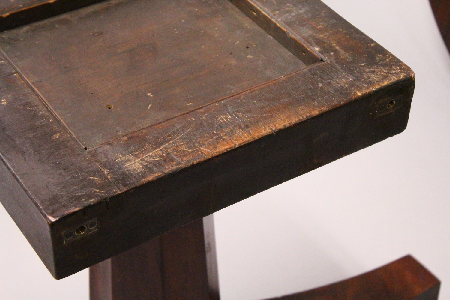 A 19TH CENTURY MAHOGANY PEDESTAL CENTRE TABLE, with a circular specimen marble top, supported on - Image 5 of 29