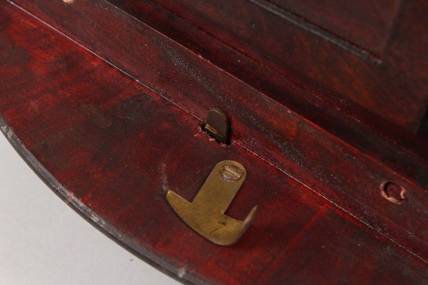 A MAHOGANY CASED CIRCULAR WALL CLOCK, with fusee movement. 30cms diameter. - Image 6 of 8