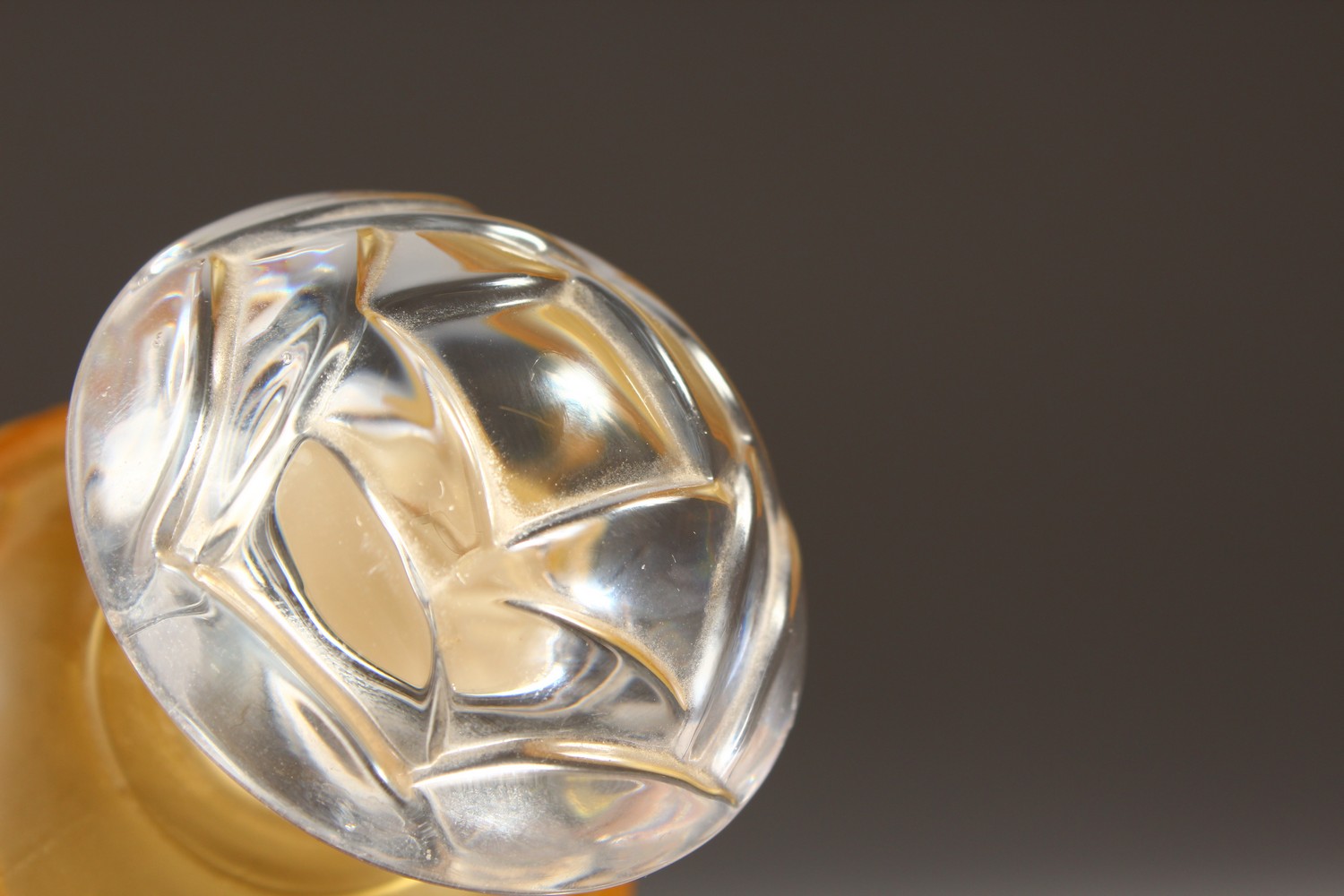 A LALIQUE STYLE AMBER SCENT BOTTLE AND STOPPER. 11cms high. - Image 9 of 9