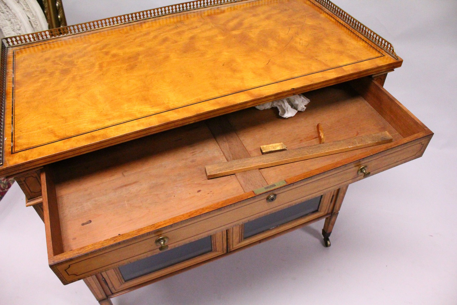 A GOOD 19TH CENTURY SATINWOOD CABINET, with a brass gallery, single frieze drawer over a pair of - Image 3 of 8