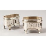 A PAIR OF CONTINENTAL SILVER OVAL SALTS.