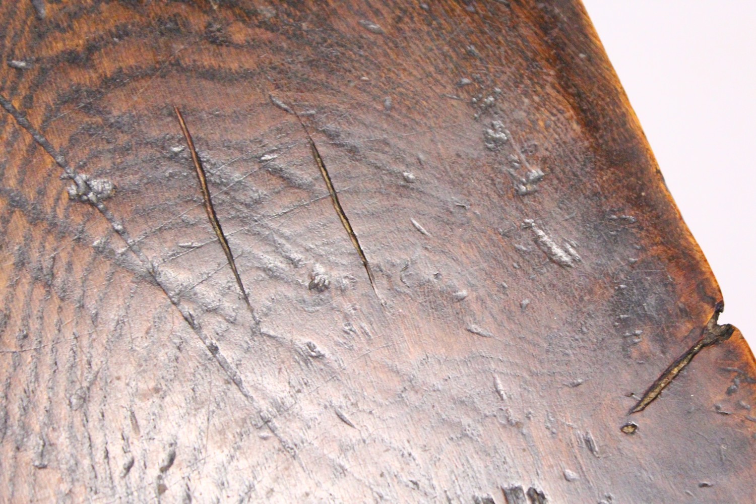 AN 18TH CENTURY OAK REFECTORY DINING TABLE, with a cleated twin plank top, on gun barrel turned legs - Image 10 of 14