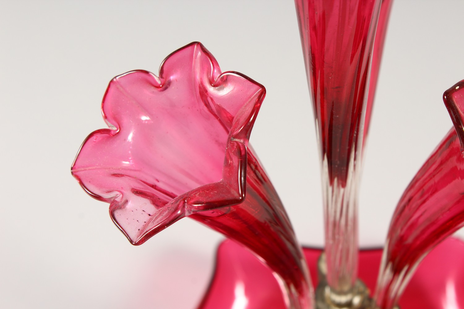 A VICTORIAN RUBY GLASS CENTREPIECE with four trumpets. 36cms high. - Image 5 of 8