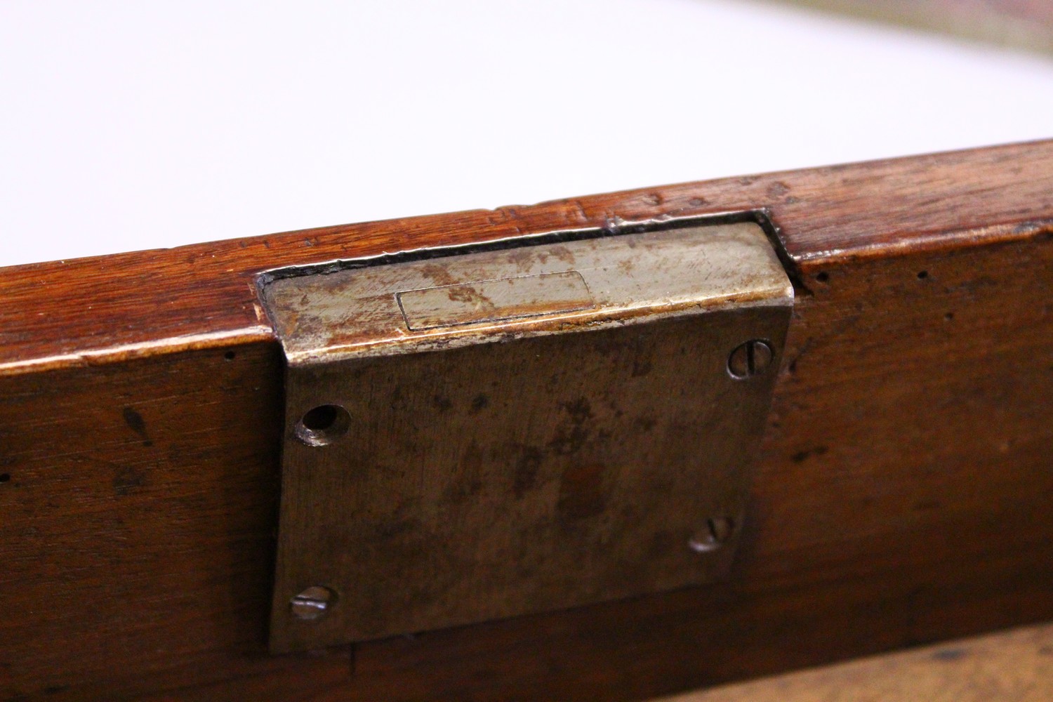 A GEORGE III DESIGN "PLUM PUDDING" MAHOGANY SMALL BUREAU, the drop flap opening to reveal - Image 15 of 15