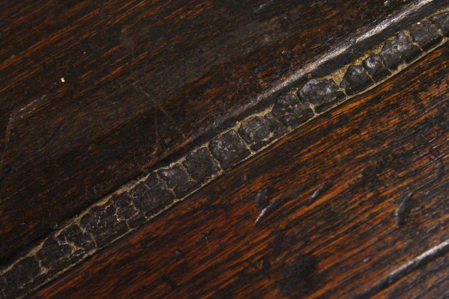 AN 18TH CENTURY OAK REFECTORY DINING TABLE, with a cleated twin plank top, on gun barrel turned legs - Image 7 of 14