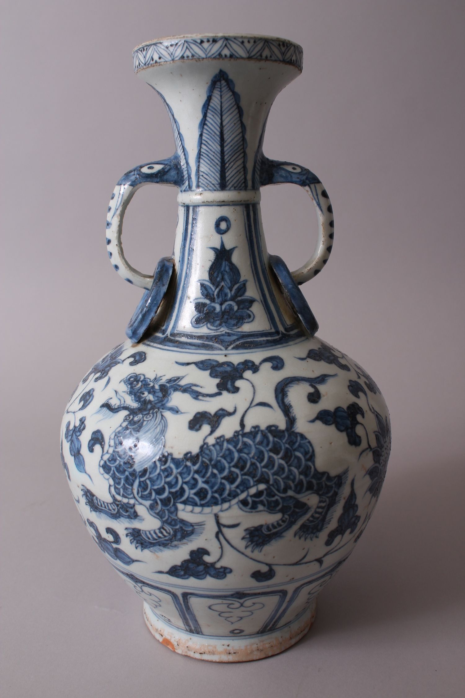 A CHINESE BLUE & WHITE MING STYLE PORCELAIN VASE, decorated with two foo dogs / lion dogs, - Image 3 of 6