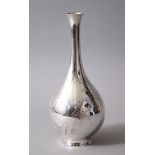 A FINE QUALITY JAPANESE MEIJI PERIOD SILVER VASE - HATTORI COMPANY, the detail of the body done