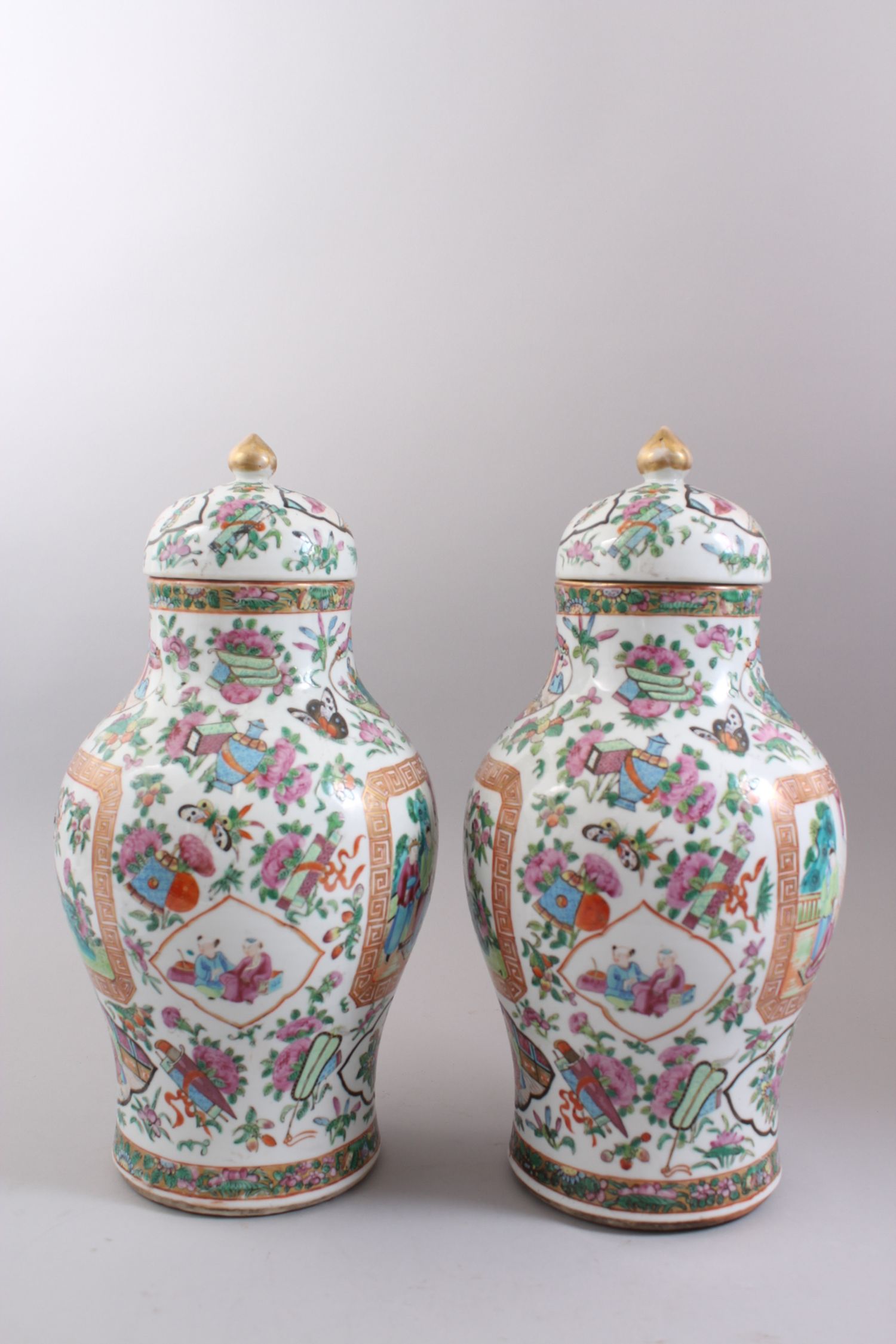 A GOOD PAIR OF 19TH CENTURY CHINESE CANTONESE VASES & COVERS, decorated with panels of birds and - Image 2 of 7