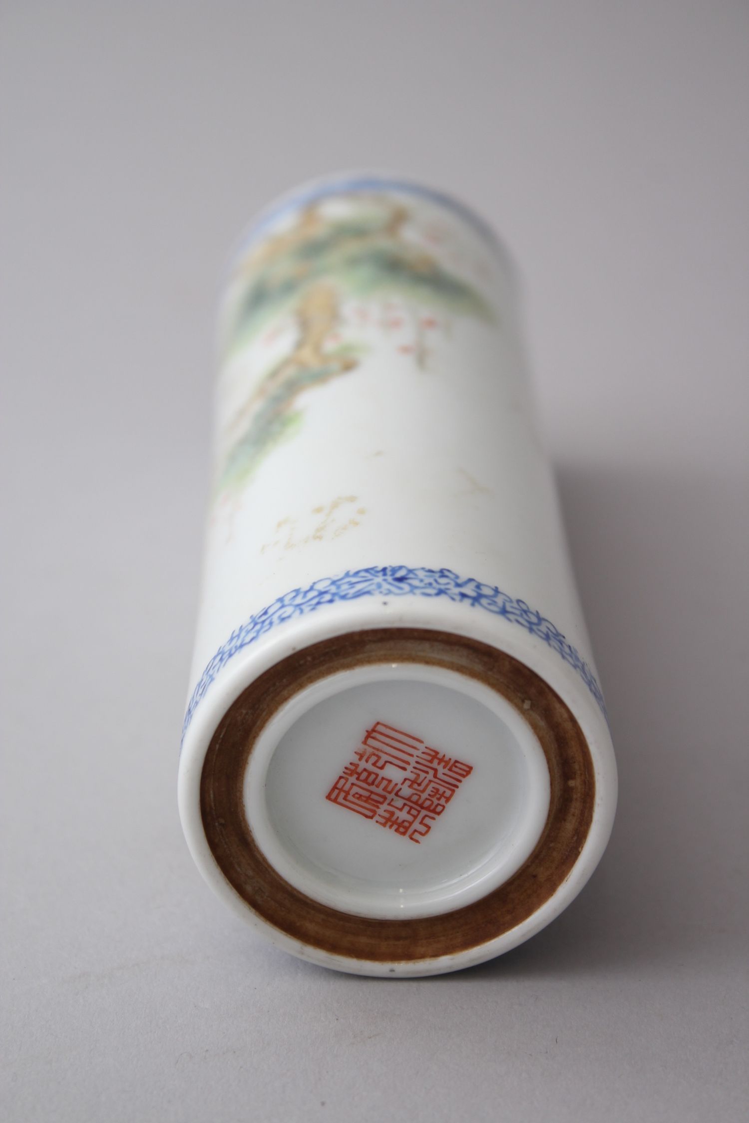 A CHINESE REPUBLICAN BLUE & WHITE CYLINDRICAL PORCELAIN BRUSH POT, with painted enamel scenes of - Image 4 of 5